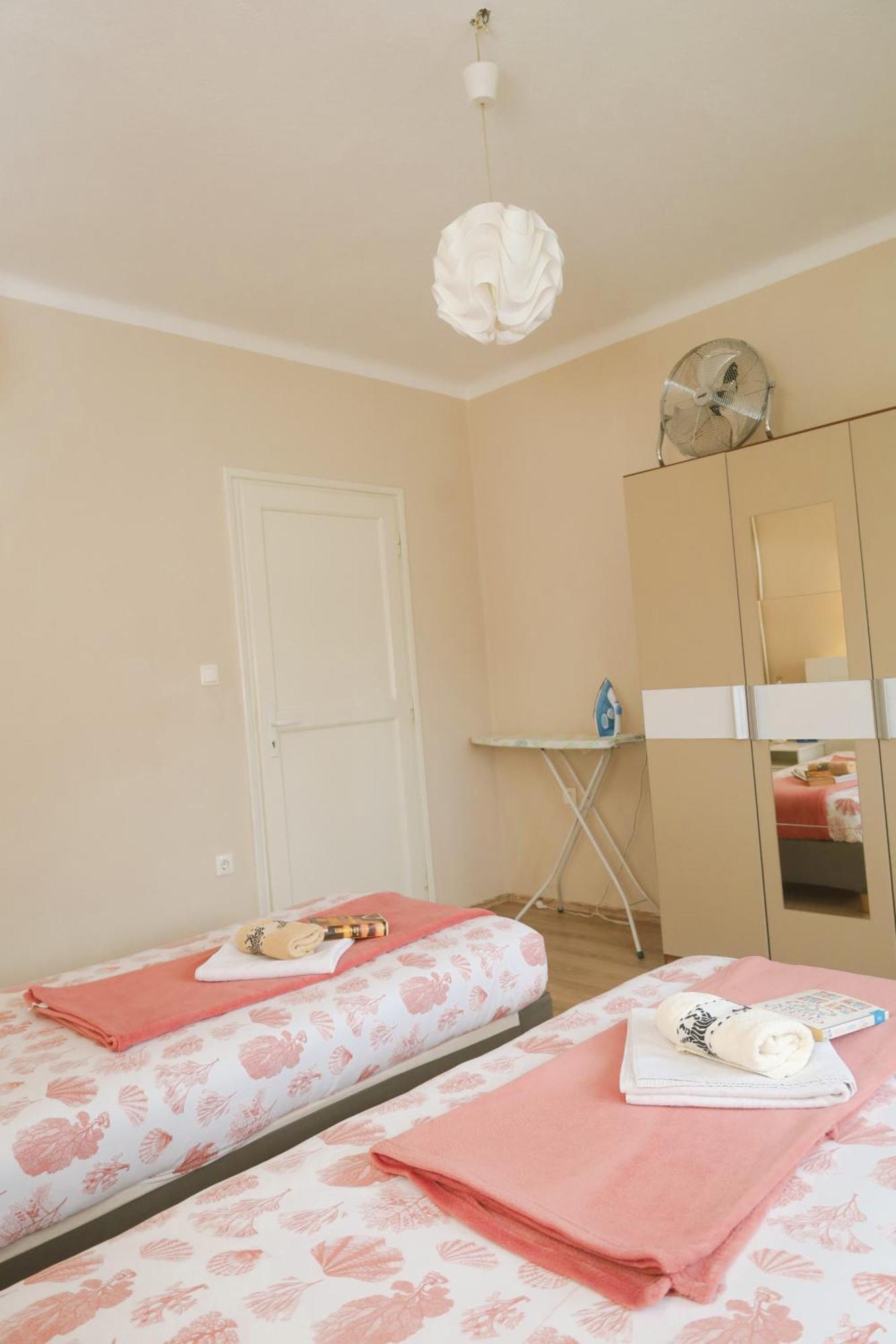 Kamena Kuca Apartment Pozega Bagian luar foto
