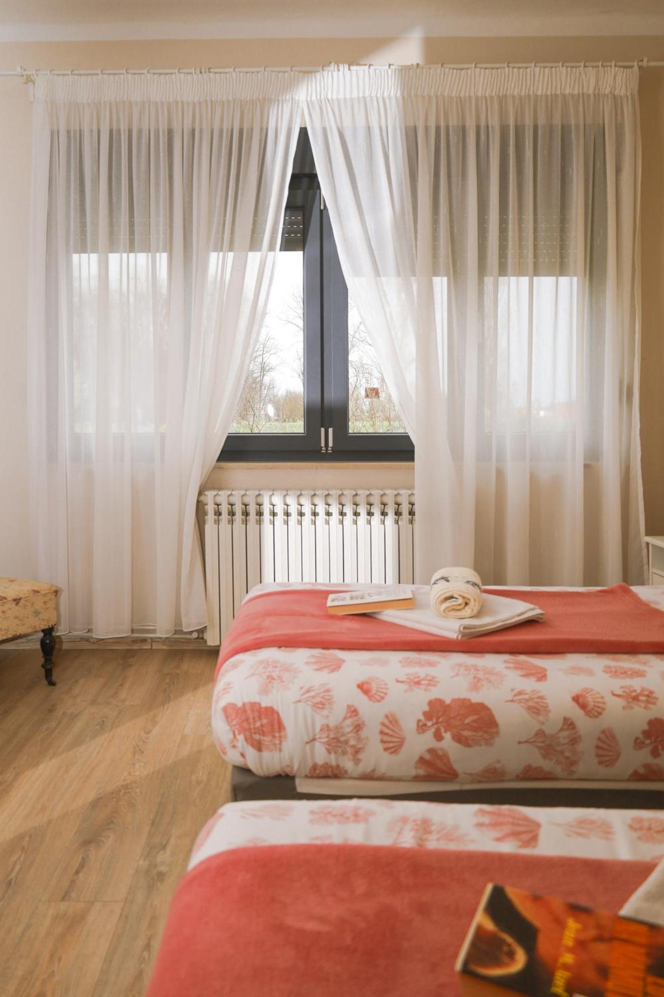 Kamena Kuca Apartment Pozega Bagian luar foto